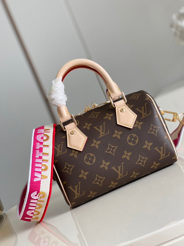LOV - Luxurious Totes - 2204