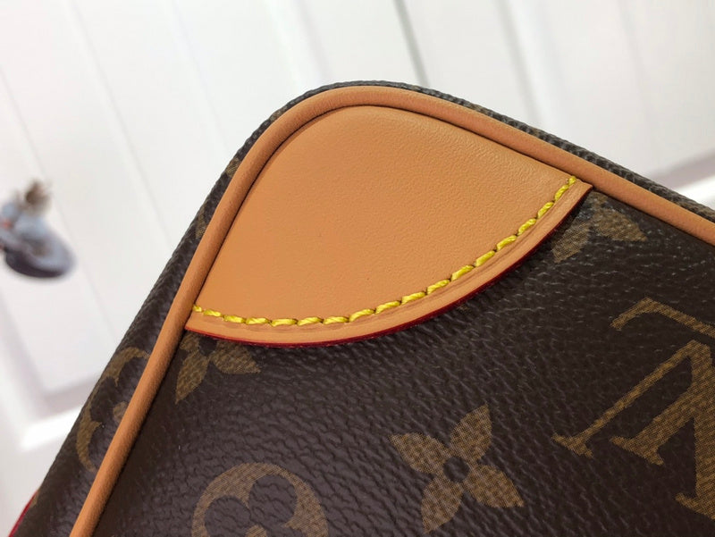 LOV - Luxurious Totes - 2212