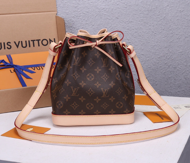 LOV - Luxurious Totes - 1826