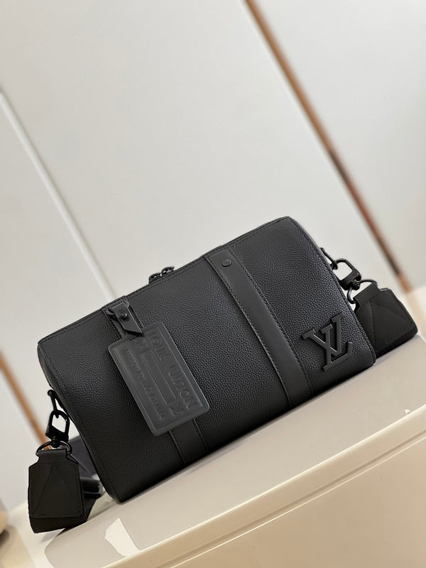 LOV - Luxurious Totes - 990