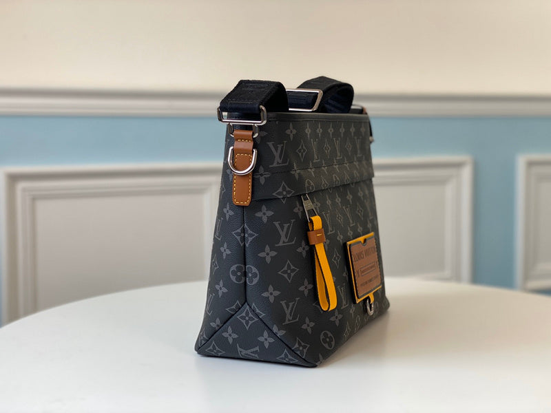 LOV - Luxurious Totes - 1946