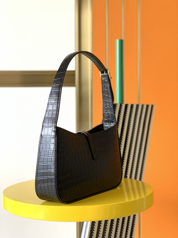 Luxurious Totes - Latest - 8888