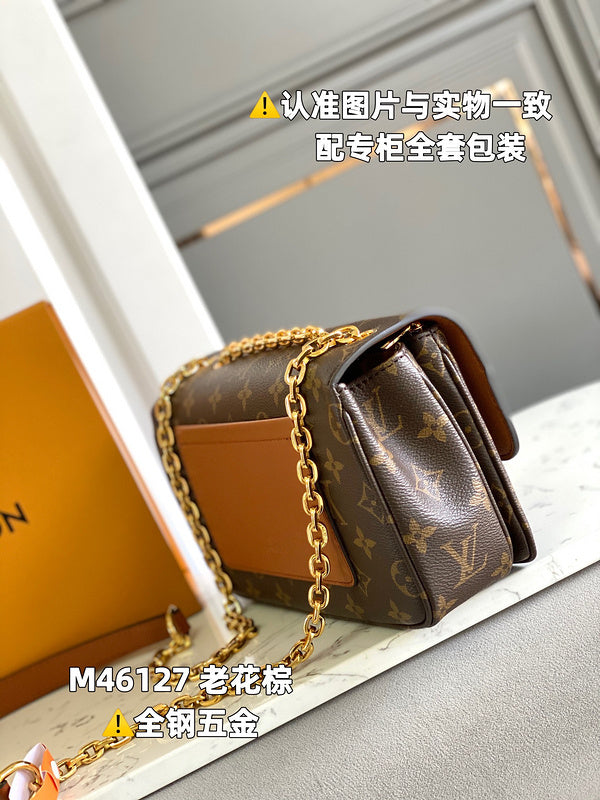 LOV - Luxurious Totes - 808