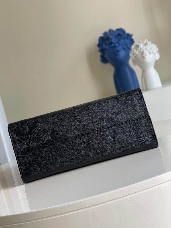 LOV - Luxurious Totes - 2018