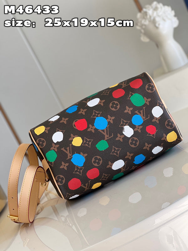 LOV - Luxurious Totes - 835