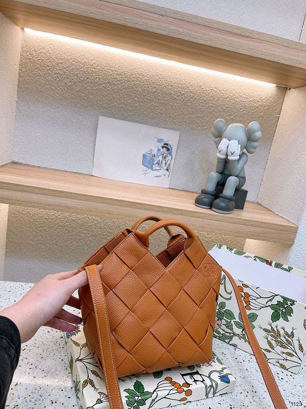 Luxurious Totes - LW-CH Bags - 057