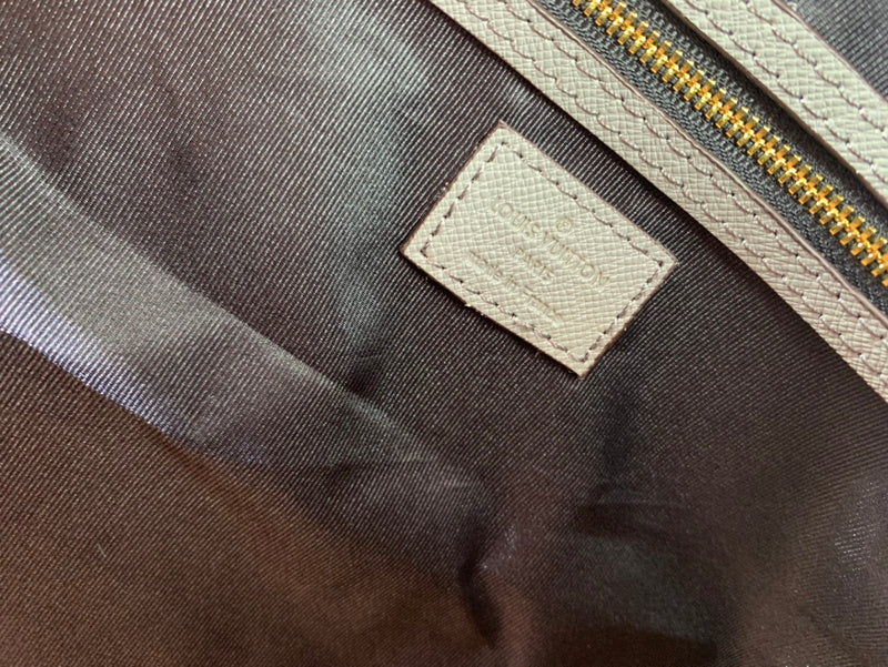 LOV - Luxurious Totes - 2353