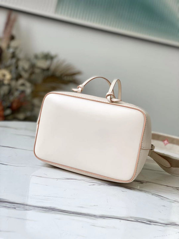 LOV - Luxurious Totes - 2389