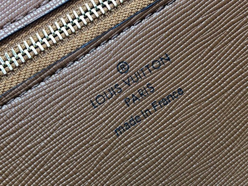 LOV - Luxurious Totes - 2212