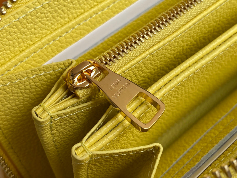 LOV - Luxurious Totes - 1622