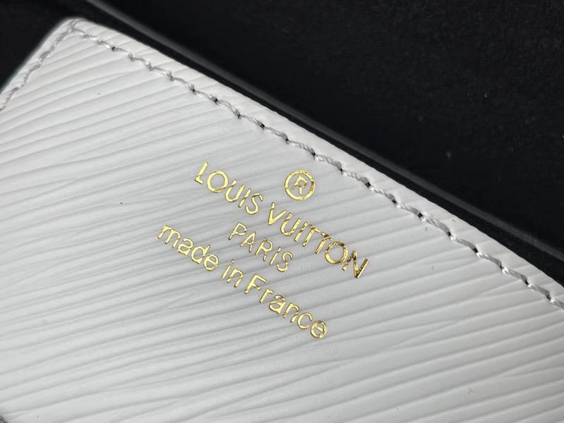 LOV - Luxurious Totes - 1511