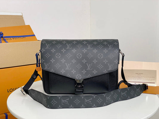 LOV - Luxurious Totes - 2439