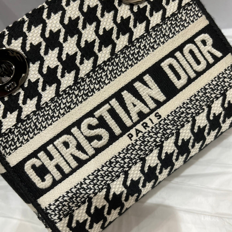 Luxurious Totes - Latest - 6205