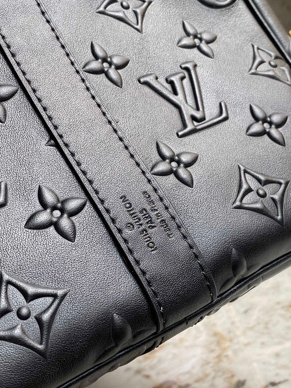 LOV - Luxurious Totes - 2290