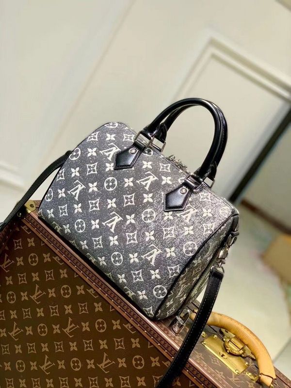 LOV - Luxurious Totes - 822