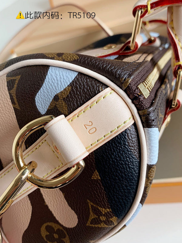 Luxurious Totes - Latest - 9715