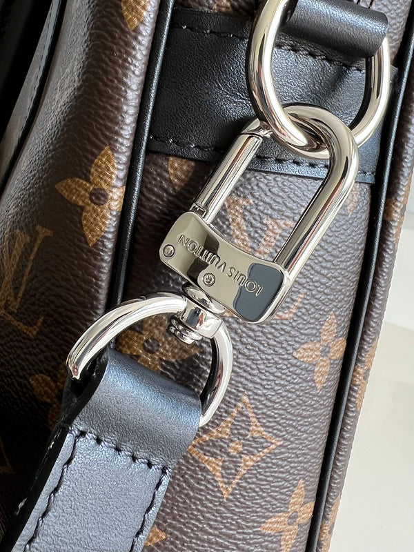 LOV - Luxurious Totes - 2023