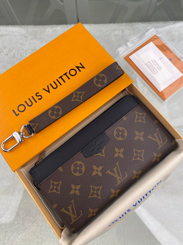 LOV - Luxurious Totes - 2270