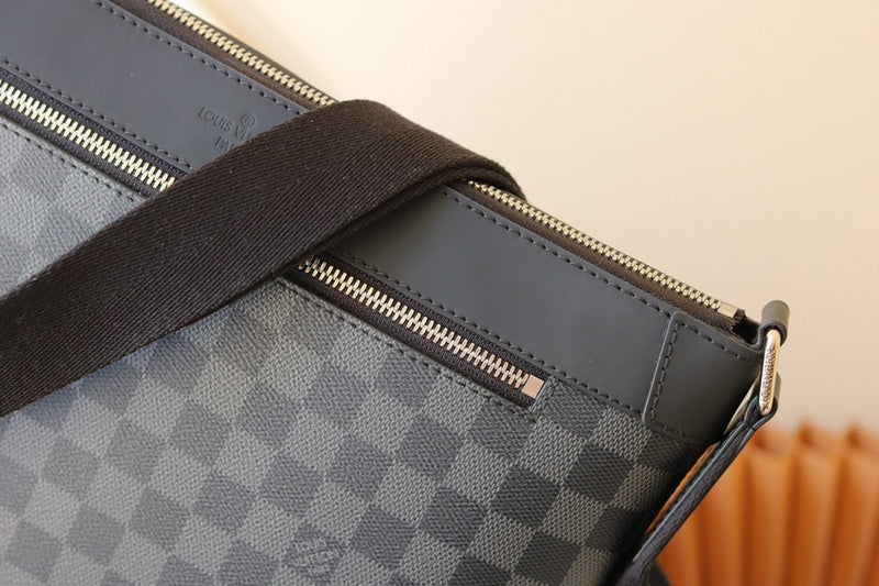 LOV - Luxurious Totes - 2044