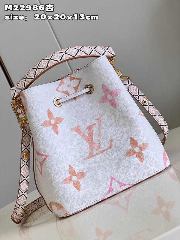 LOV - Luxurious Totes - 011