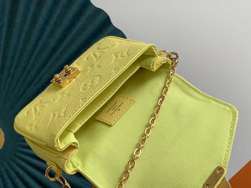 LOV - Luxurious Totes - 1626
