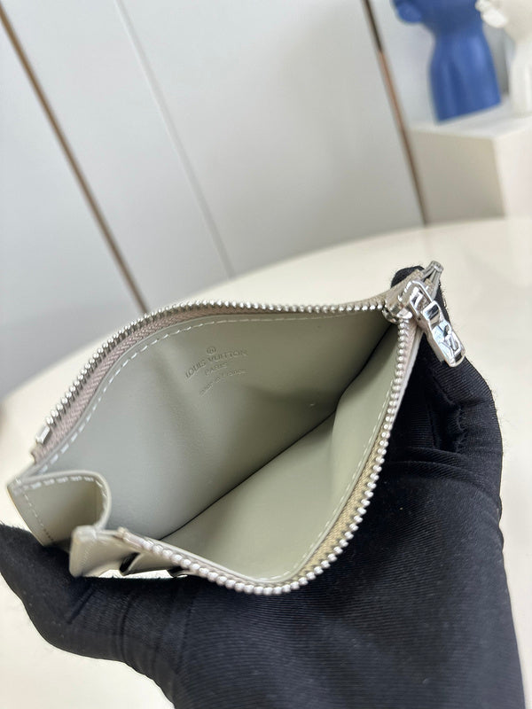 LOV - Luxurious Totes - 054