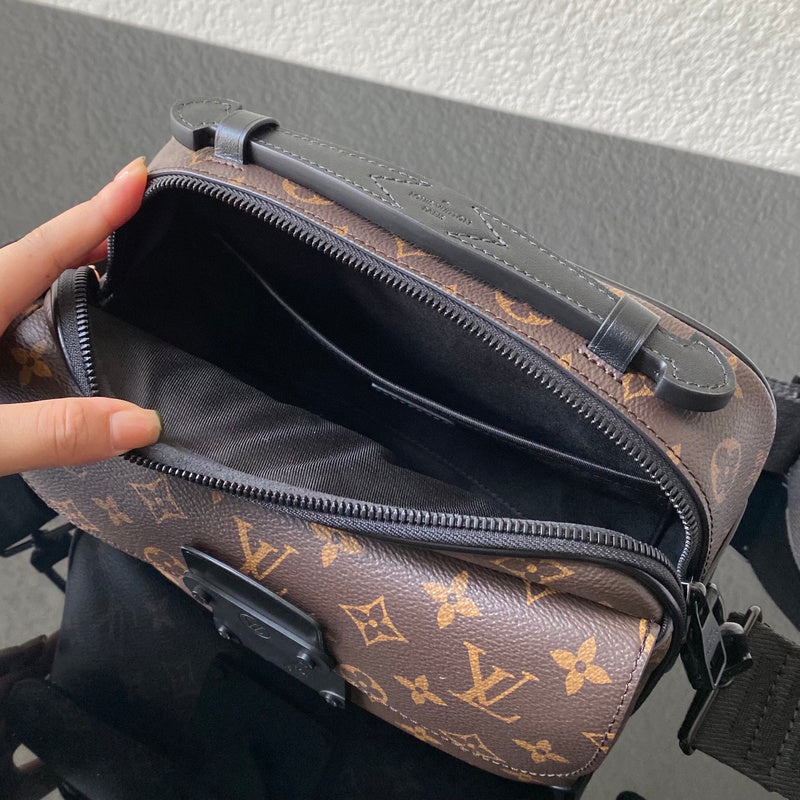 LOV - Luxurious Totes - 2232