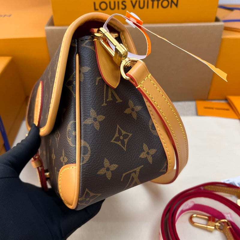 LOV - Luxurious Totes - 696