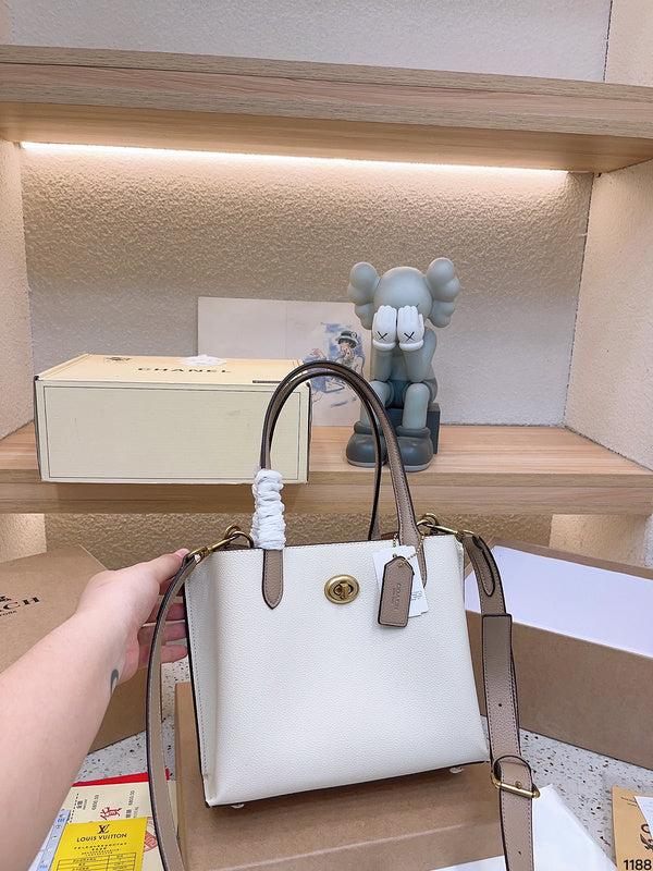 Luxurious Totes - CCH2 Bags - 095