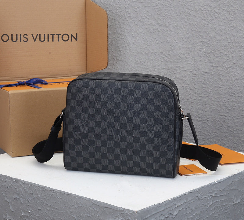 LOV - Luxurious Totes - 2532
