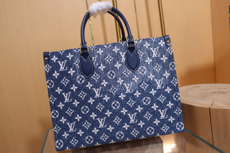 LOV - Luxurious Totes - 1573