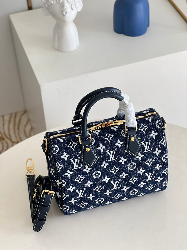 LOV - Luxurious Totes - 2066