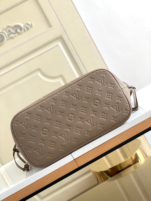 LOV - Luxurious Totes - 1672