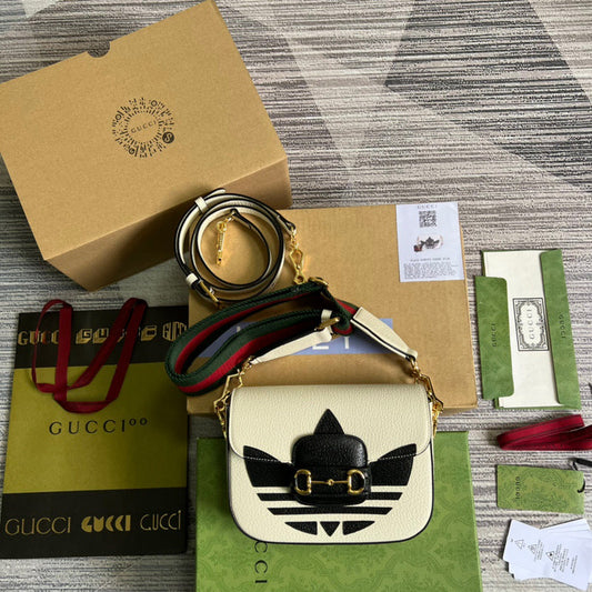Lux-Totes - GCI Bags - 1973