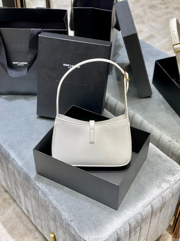 Luxurious Totes - Latest - 8345