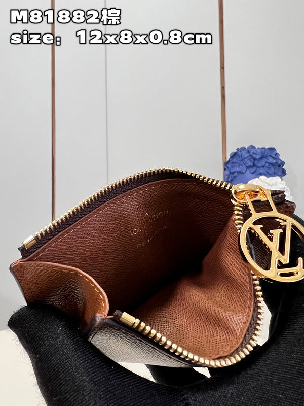 LOV - Luxurious Totes - 571