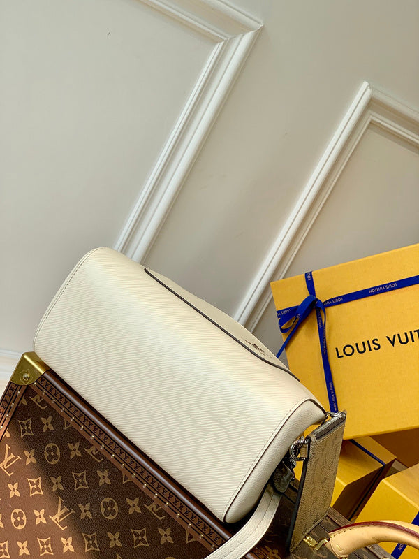 LOV - Luxurious Totes - 1600