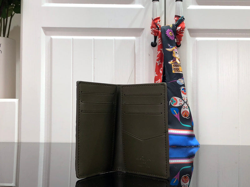 LOV - Luxurious Totes - 2257