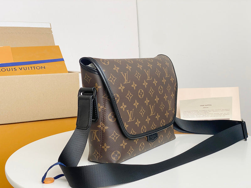 LOV - Luxurious Totes - 2441