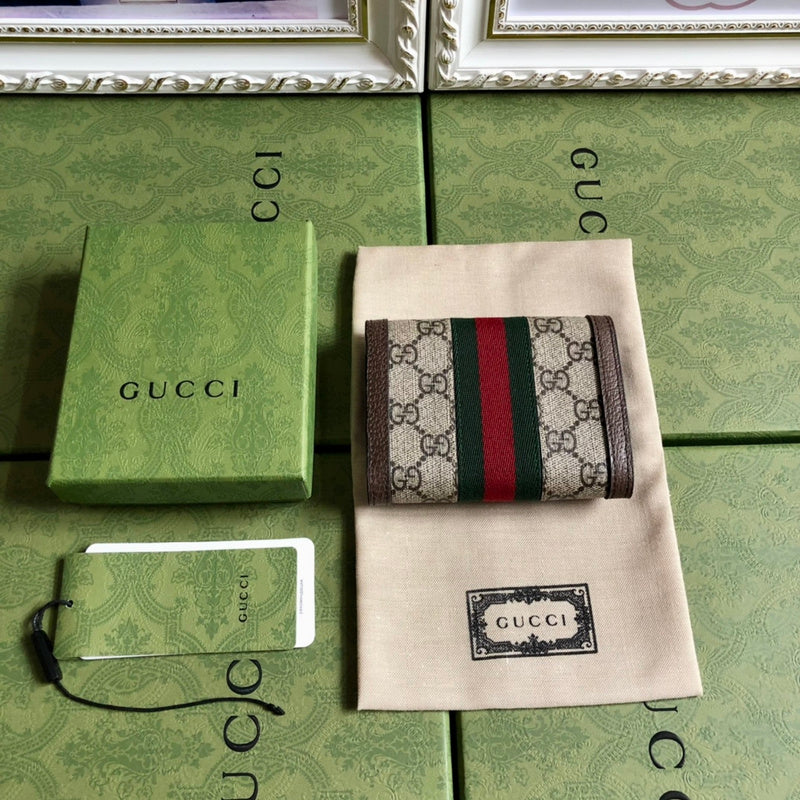 GUI - Luxurious Totes - 183