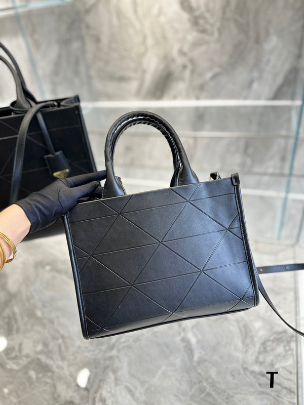 Luxurious Totes - PDA3 Bags - 194