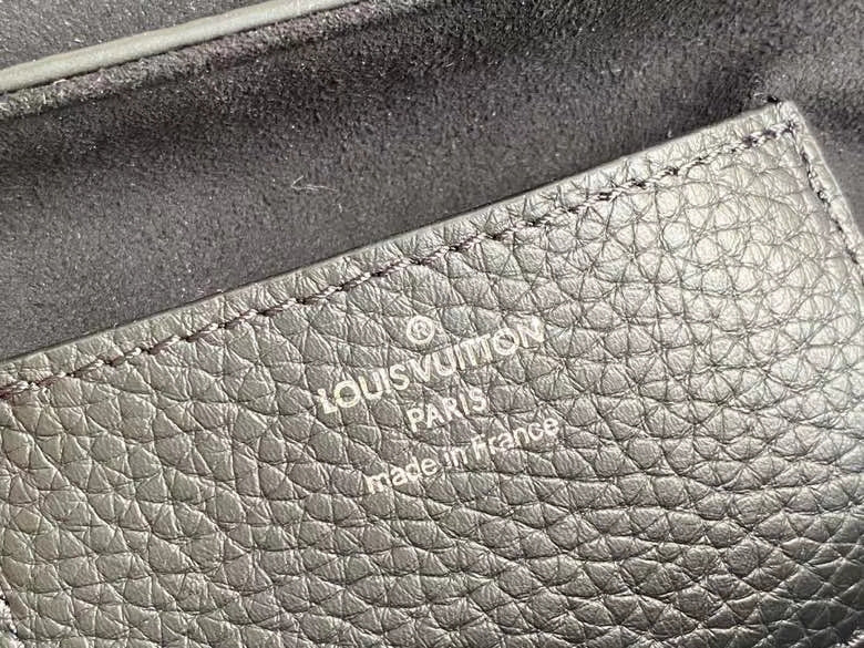 LOV - Luxurious Totes - 2357