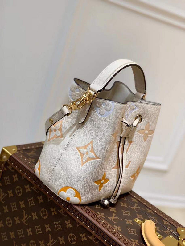 LOV - Luxurious Totes - 2396