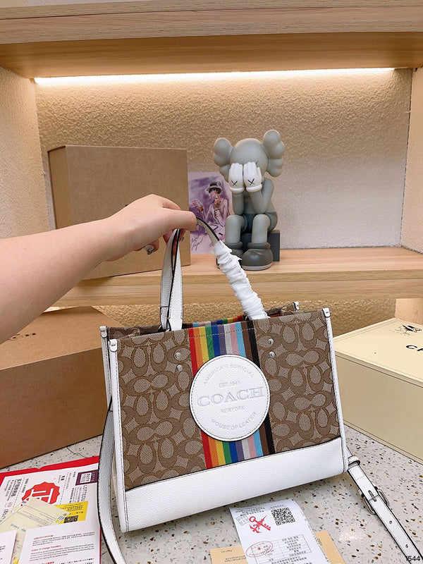 Luxurious Totes - CCH2 Bags - 137