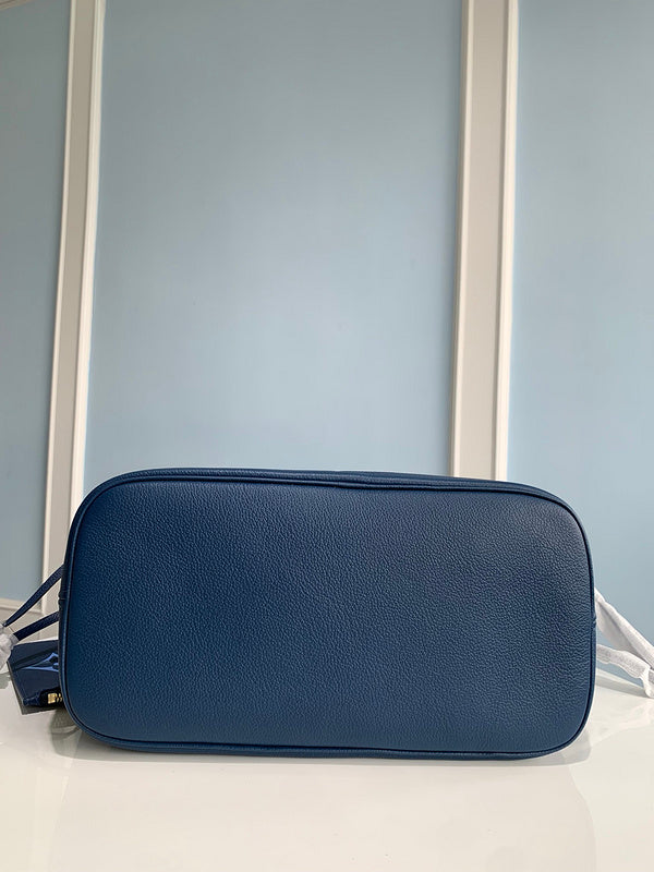 LOV - Luxurious Totes - 023