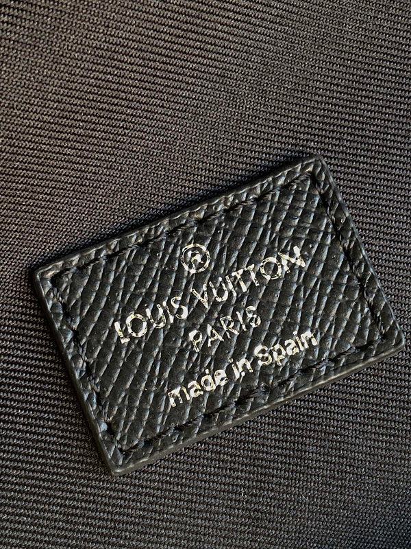 LOV - Luxurious Totes - 1858