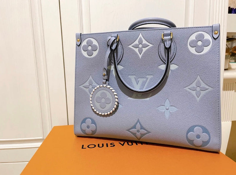 LOV - Luxurious Totes - 2482