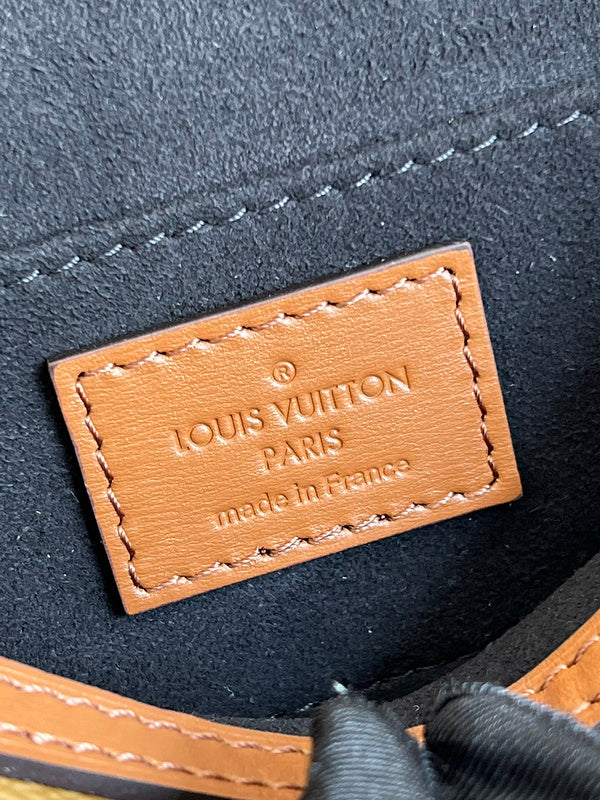 LOV - Luxurious Totes - 1995