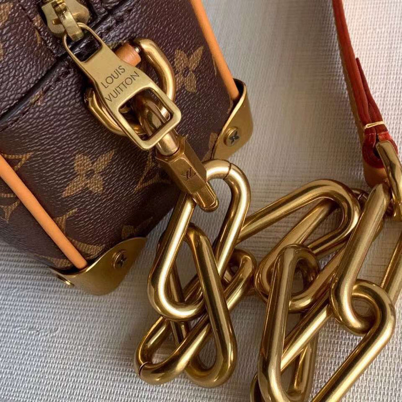 LOV - Luxurious Totes - 2282
