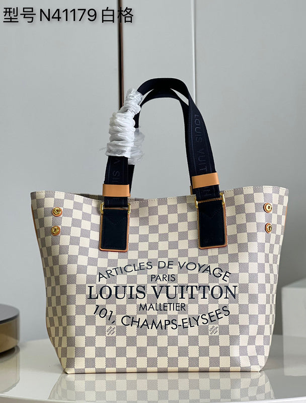 LOV - Luxurious Totes - 2205